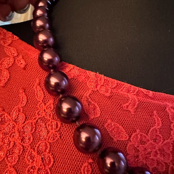 Honora cultures pearls in plum - Picture 8 of 13